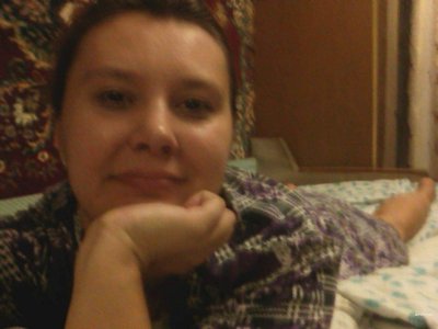 Девчонка показала свою пилотку во всей красе!