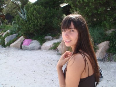 Сладкая крошка получает удовольствие в рот и между ножек