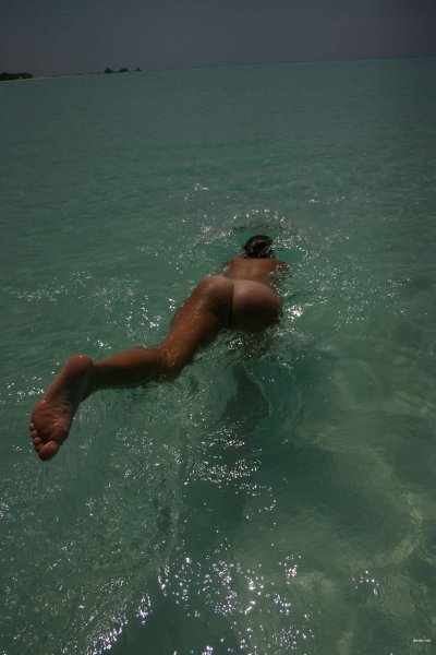 Снимки обнаженной дамы с отпуска: возбуждающие фото!