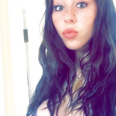 Красотка радует себя членом - расширенный вариант заголовка для порно-сайта.