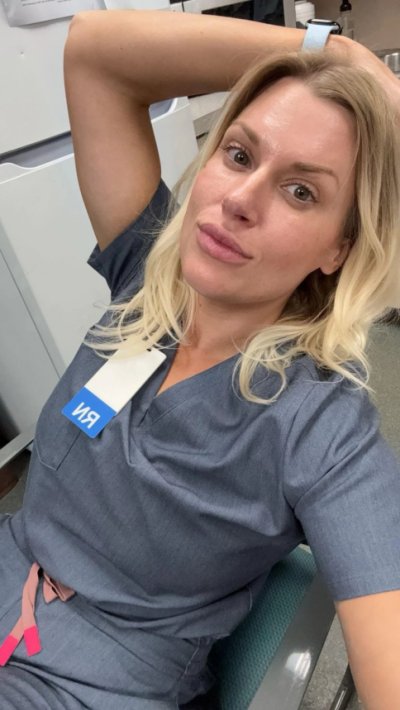 Обнаженная белокурая: интимные снимки зрелой леди