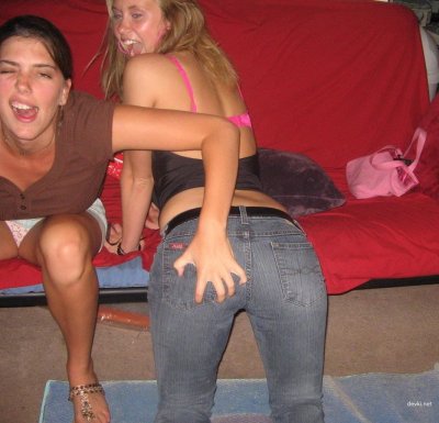 Вечеринки веселых красавиц: как девушки развлекаются после пары стаканчиков