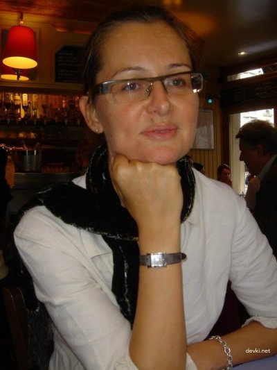 В 35 лет она уже умеет удивлять: отсосы на любительских фото - ее страсть!