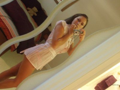 Интимные снимки, соблазнительные и возбуждающие, пробуждают желания.