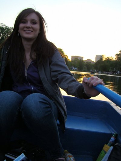 Симпатичная милашка устраивает страстный интим