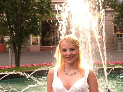 Попросил продемонстрировать её прелести и нежные секреты