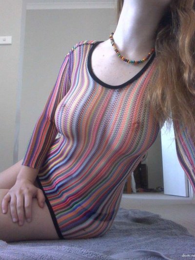 Рыжая красотка с шикарной грудью, которая вас удивит!