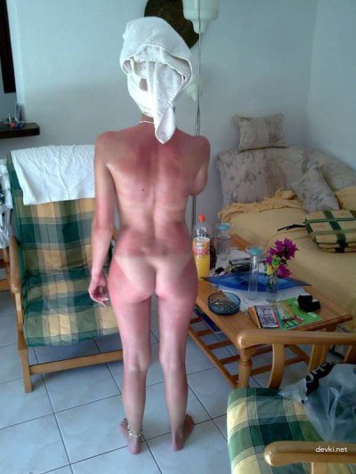 Красотка разрешает вставить себе в попку