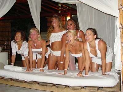 Сексуальная вечеринка: разврат и страсть в одном месте!