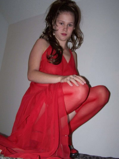 Девушка позирует без одежды: откровенные кадры для взрослых