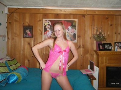 Сексуальные снимки соблазнительной деревенской красотки