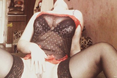 Супруга без одежды: жаркое видео для взрослых