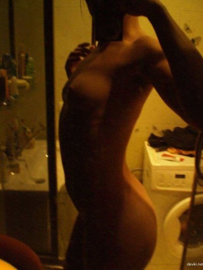 Интимное фото красотки под душем - огненное шоу! 🔥