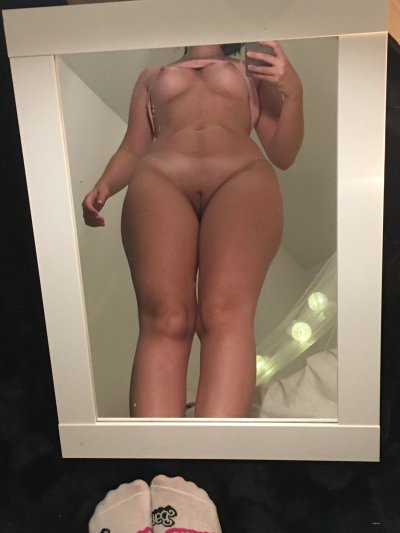 Голые снимки в розовой майке: сексуальные фотографии для взрослых