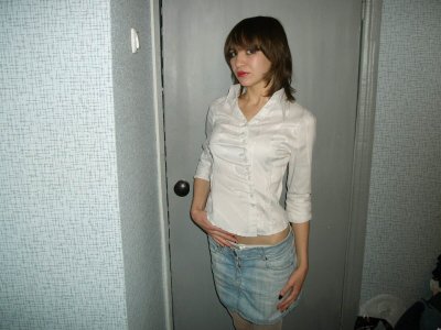 Темноволосую красотку жестко трахнули в задницу