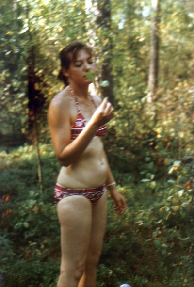 Старая школа порно: фотосессия на свежем воздухе