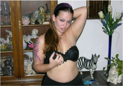 Интимные снимки татуированной красотки с изысканными формами