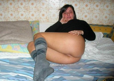 Откровенная красотка решила показать свои интимные снимки