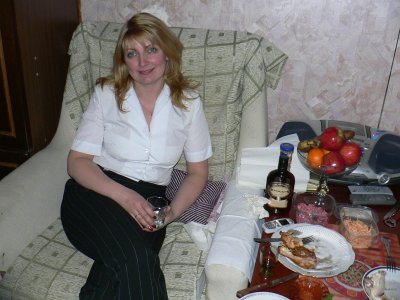 Дама в зрелом возрасте раскрывает интимные тайны своего тела