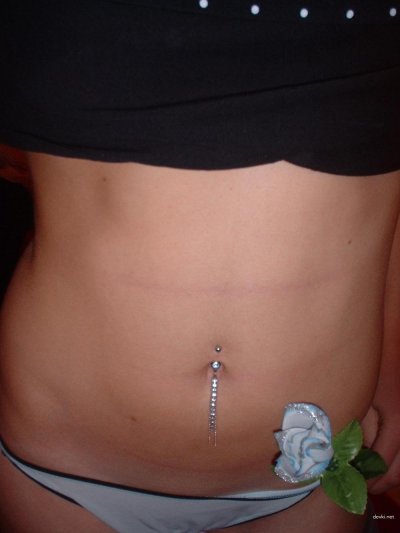 Интимные снимки молодой леди в сексуальном нижнем белье