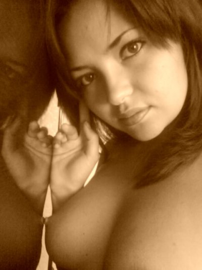 Привлекательная красотка и её нежные фото