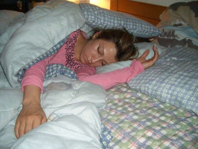 Две девушки страстно ласкают друг друга на камеру!