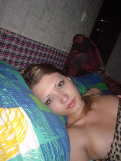 Девочка ласкает свою писечку взрослого содержания