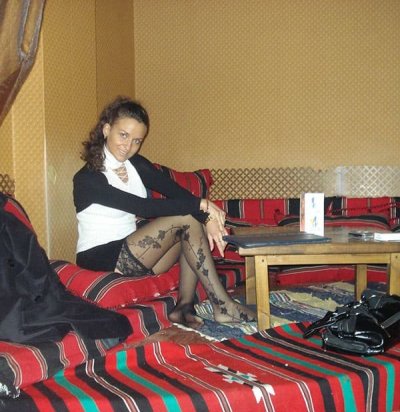 Сексапильная красотка без стеснения