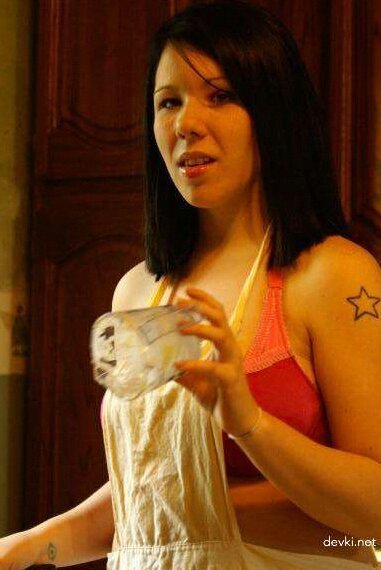 Сексуальная красотка в чулках: искусительная женщина в интимном наряде