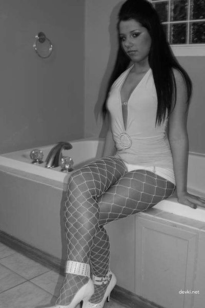 Личный сексуальный фотоархив привлекательной красотки