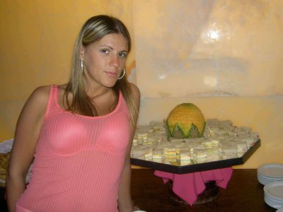 Пикантные снимки дамы с гладкой интимной зоной