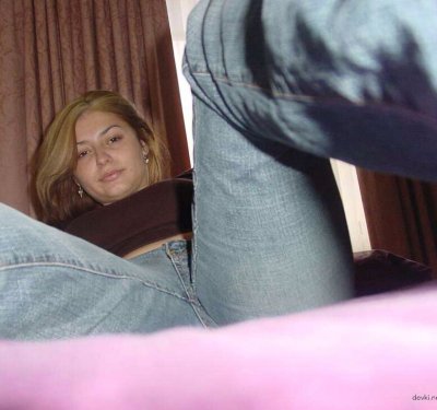 Личное фото девушки с пышными формами и привлекательной грудью