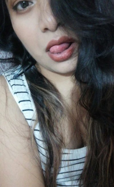 Пышногрудая девушка с цветом шоколада в домашнем порно