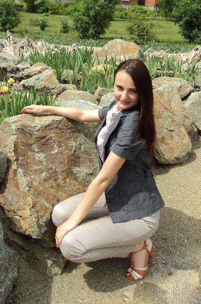 Обнаженная мамаша на частных фото: домашнее порно с сексуальной грудью и фигурой