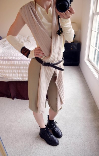 Интимные съемки обворожительной красотки перед зеркалом