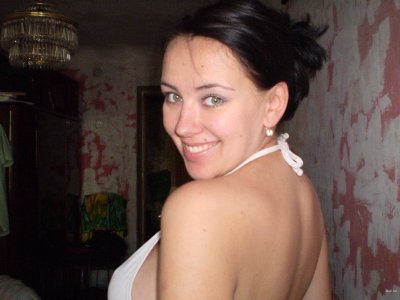 Беременная супруга делает минет и показывает свое обнаженное тело