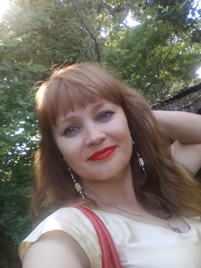 Моя замужняя девушка показывает свои голые прелести