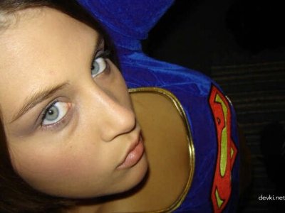 Обворожительная голая супер девочка — настоящая находка!