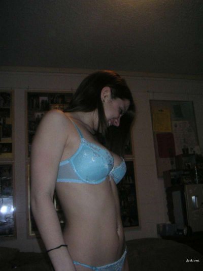 Сексуальные приключения шаловливой девушки