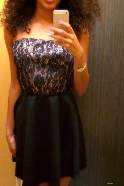 Фото горячих цыпочек с пирсингом в смартфонами