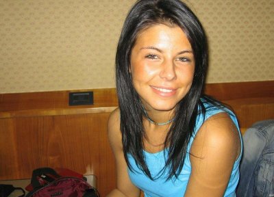 Парни веселятся с девчонками на отдыхе: горячие моменты лета!