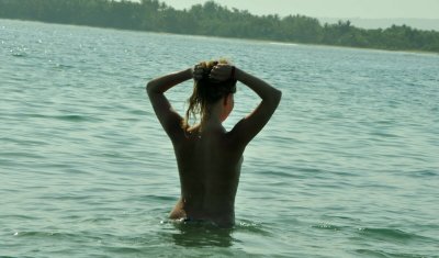 Милая крошка делает минет и занимается сексом