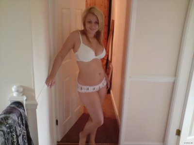 Девушка с изобильными изгибами - для взрослых 18+