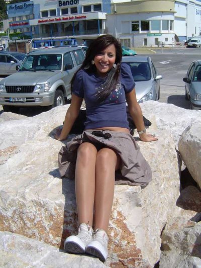 Напоил свою красотку белым соком