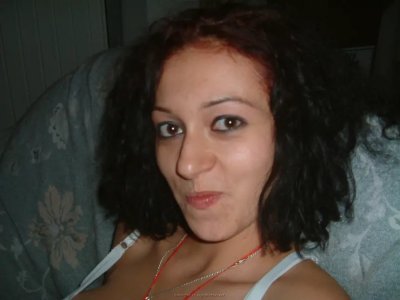 Пышка с огненной причёской устраивает жаркий тройничок