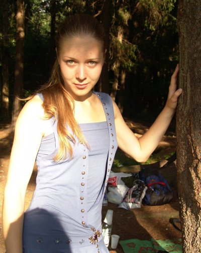 Шаловливая красотка раздевается под открытым небом - Первый акт