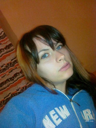 Молодая супруга устраивает оргию с несколькими партнерами