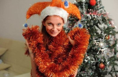 Непередаваемые моменты: Очаровательная рыжеволосая красавица в кадре!