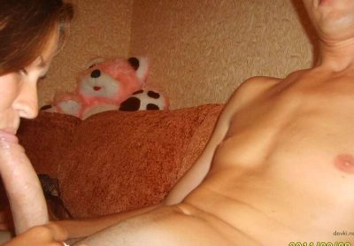 Красивая дама занимается интимными утехами