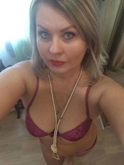 Интимные снимки опытной дамы